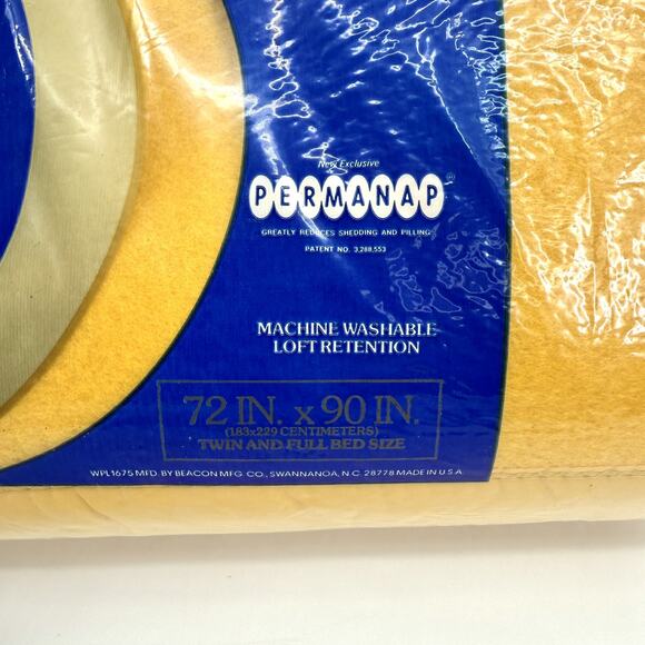 VTG Beacon Fantasy 72" x 90" Acrylic Needle Woven Blanket NEW Nylon Trim Mustard - Picture 3 of 5